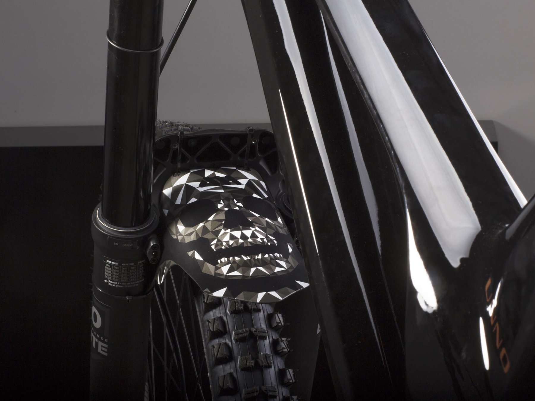 AMS MUD GUARD. SKULL - Image 3